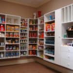 D18-Pantry_White_CornerShelves_VerticalDividers_Doors_Drawers